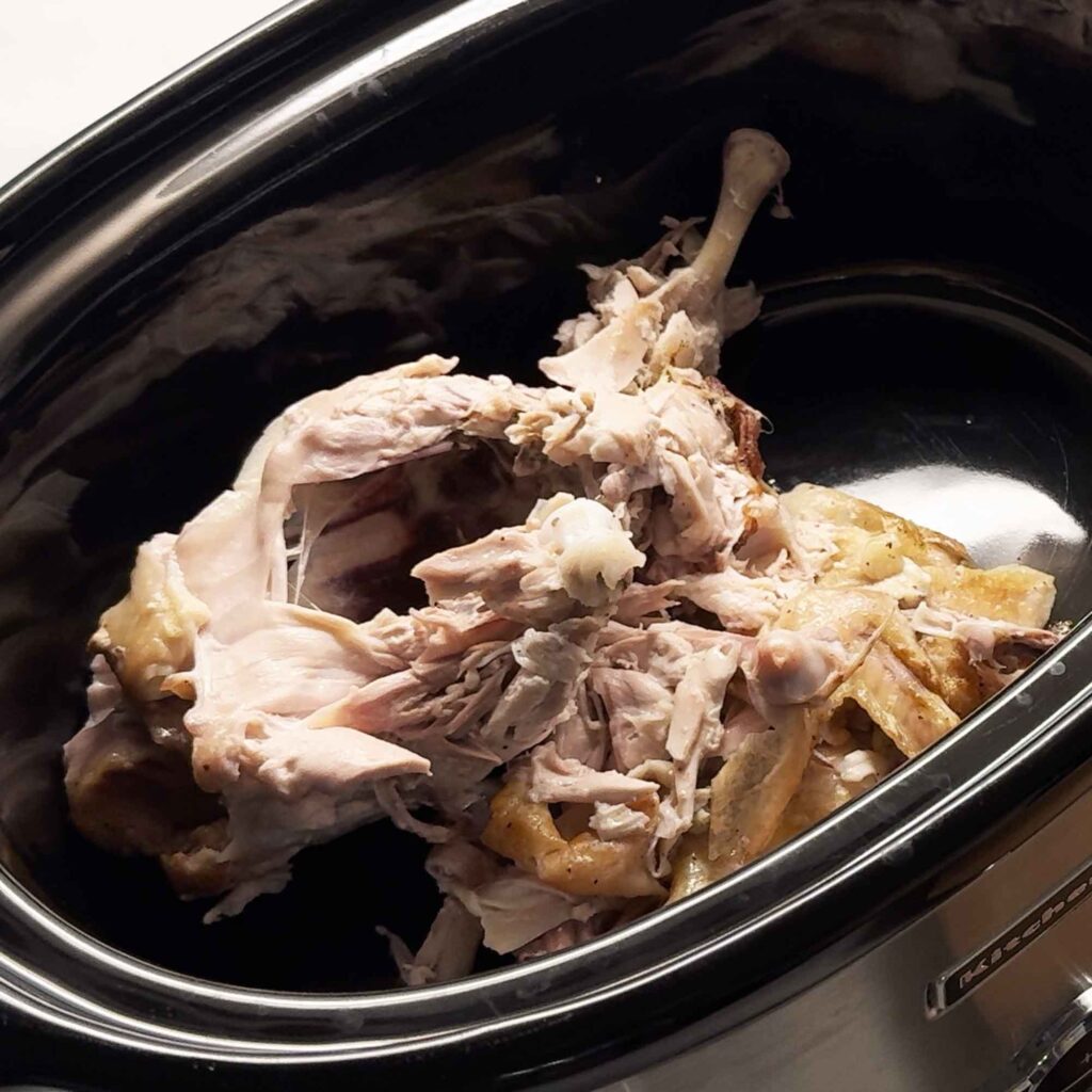 Adding bones to slow cooker