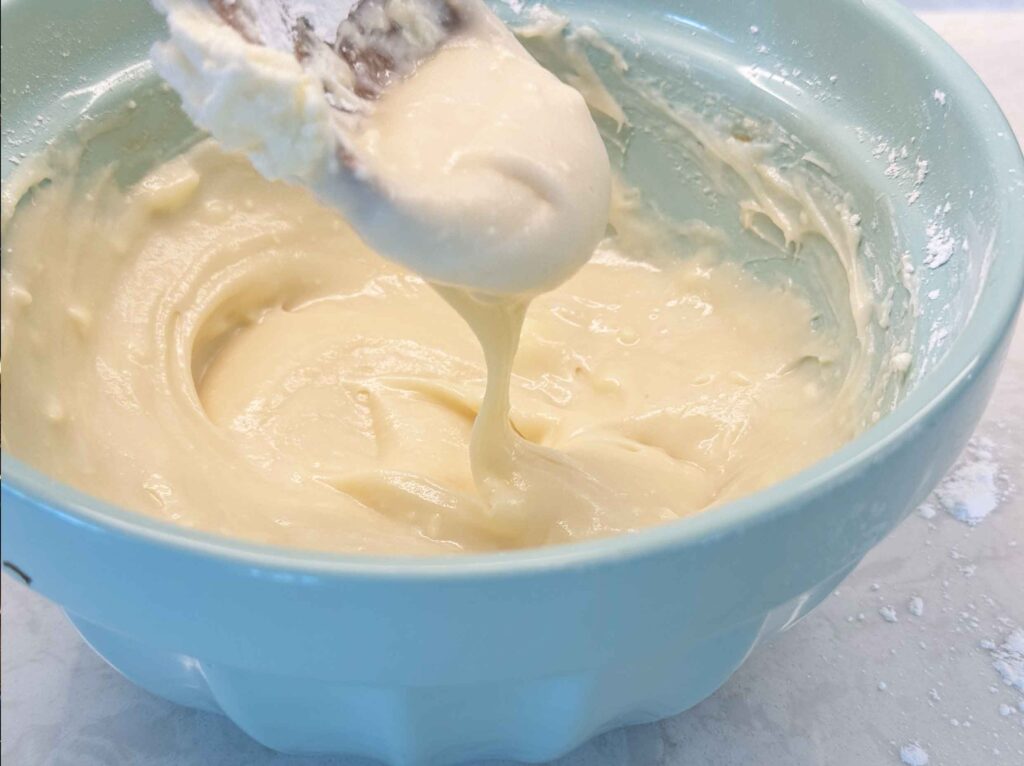 Cream cheese frosting at the right consistency